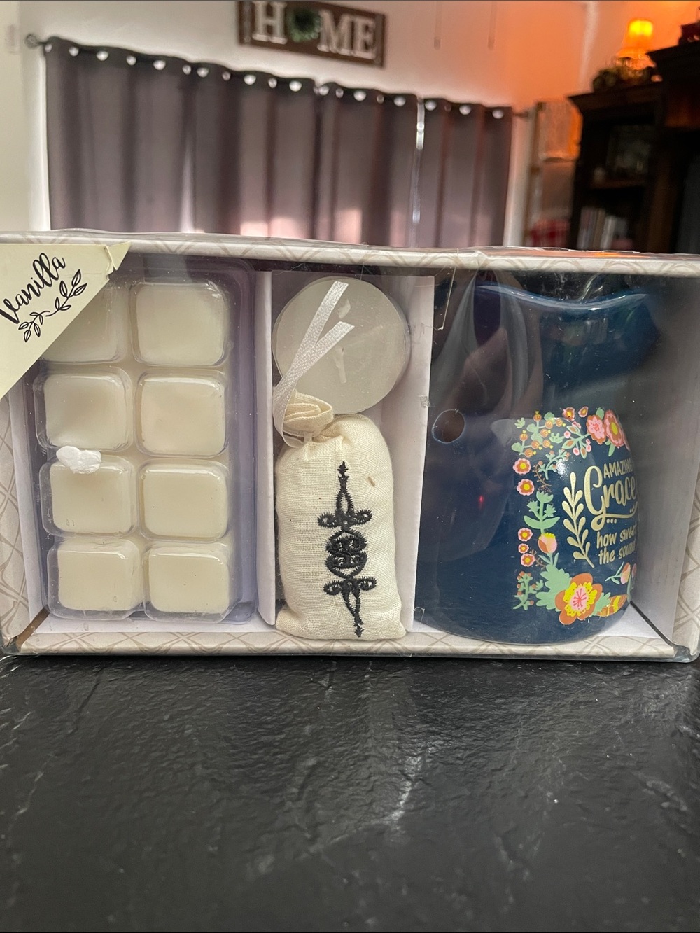 Vanilla Scented Home Gift Set with Navy Floral Warmer New